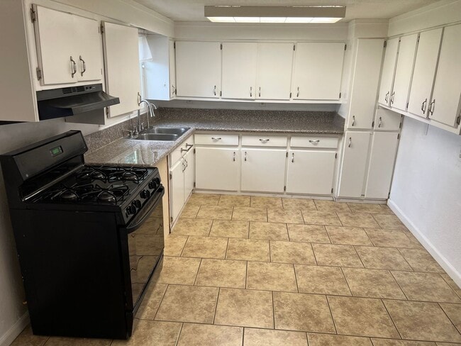 Photo - North Bakersfield House