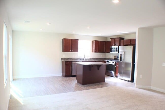 Photo - 109 S Peak Dr