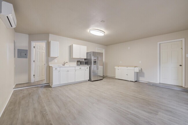 Photo - 5303 Shady Oak Cir