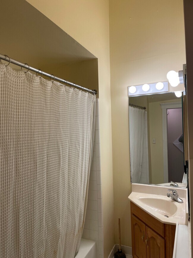 Photo - 1423 Debarr St Unidad 1