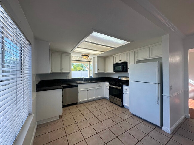 Photo - 39542 Del Val Dr
