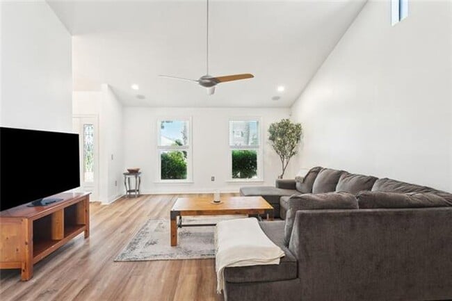 Photo - Beautiful Water Front Home