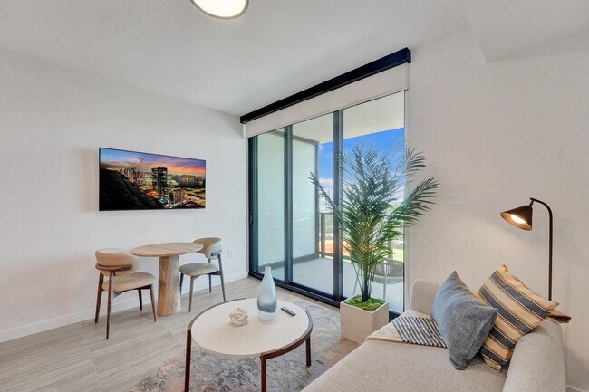 Photo - 580 72nd St Unidad FL7-ID1274226P