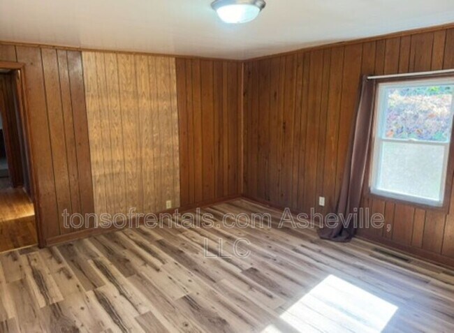 Photo - 418 Old Buckeye Cove Rd