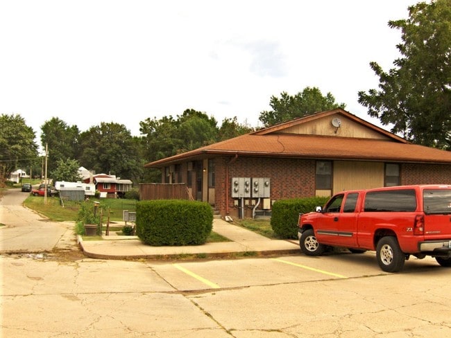 Walnut Grove Apartments - Tarkio Village Apartments