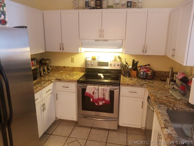 24 Hastings Ln