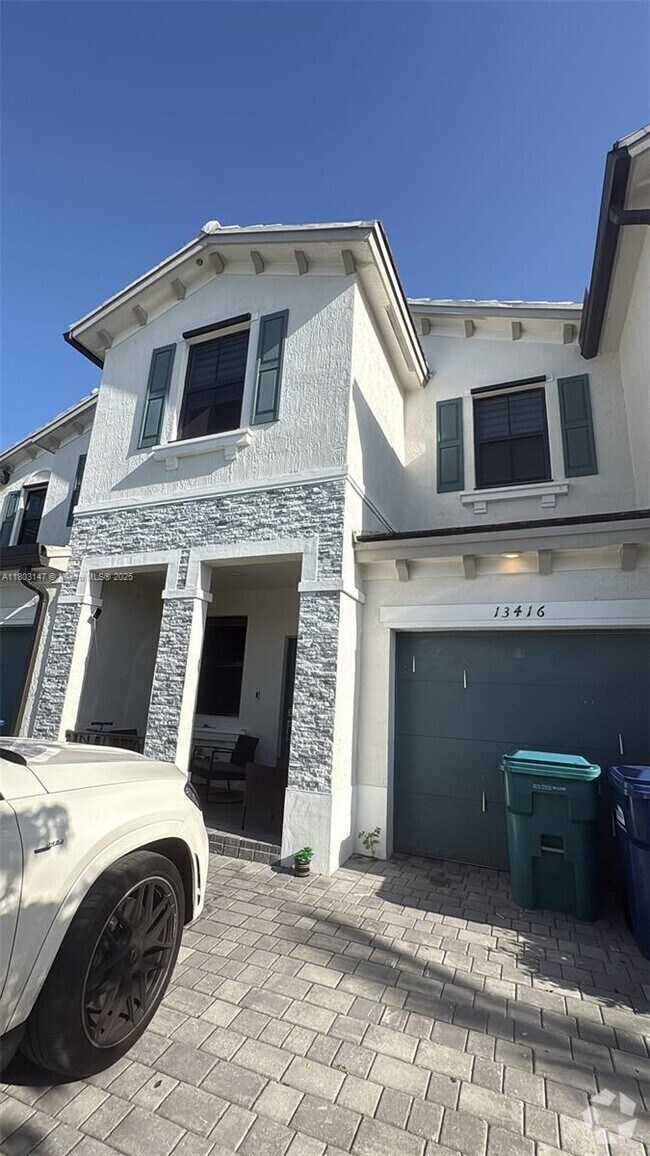 Building Photo - 13416 SW 287th St Rental