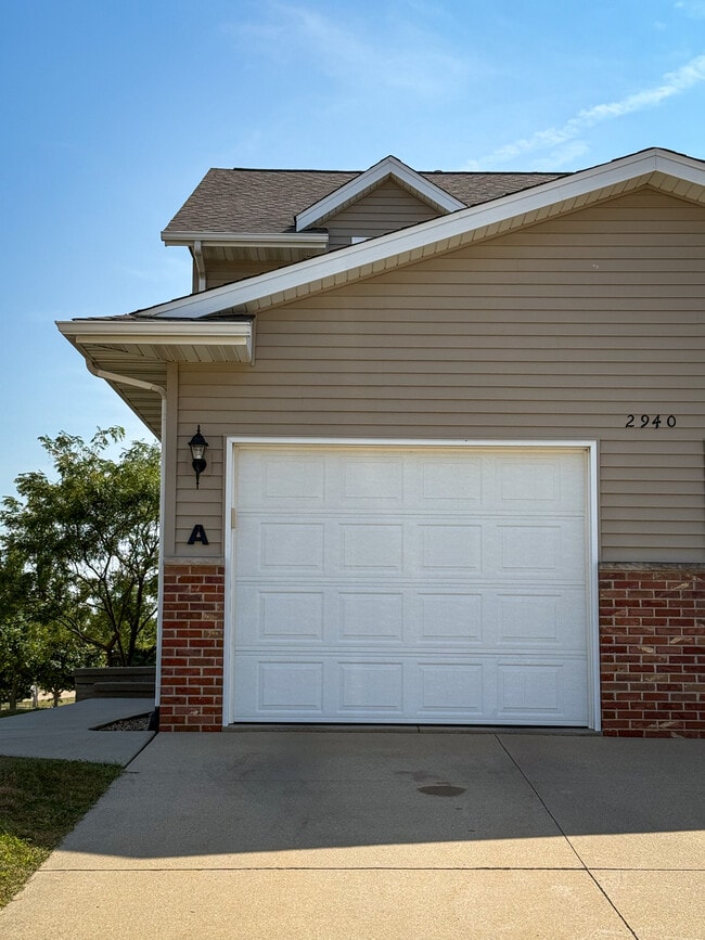 Building Photo - 2940 Samuel Ct SW Unit A