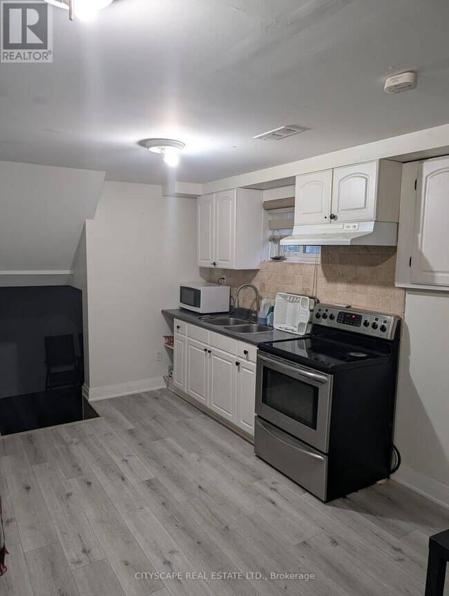 Photo - 6393 Chaumont Crescent