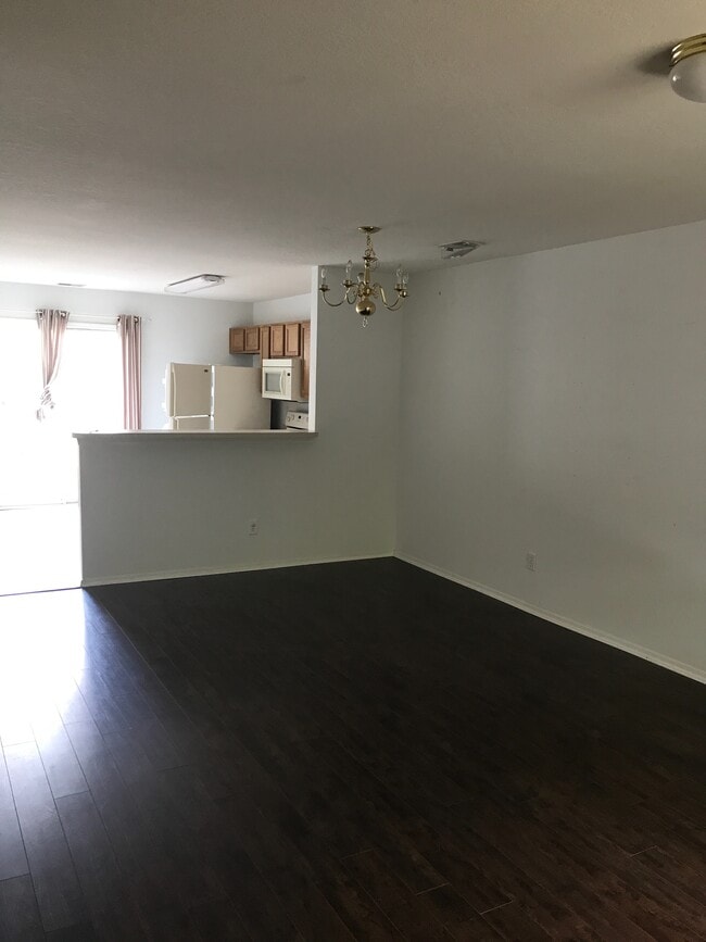 Photo - 431 Lake Park Way