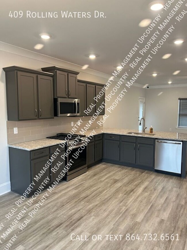 Photo - 409 Rolling Waters Dr