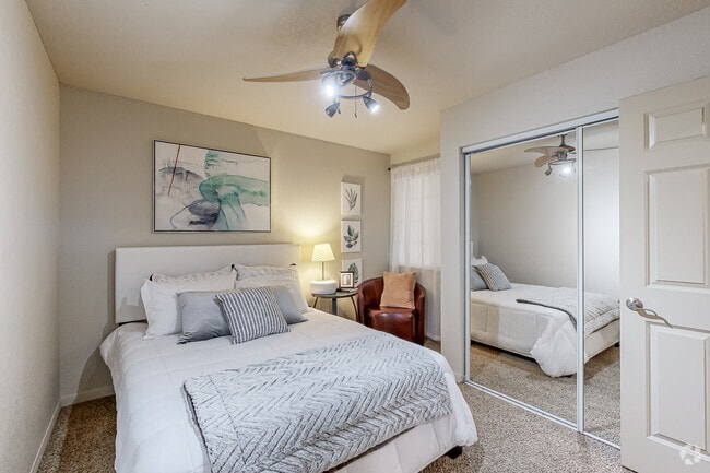 1BR, 1BA - 415SF