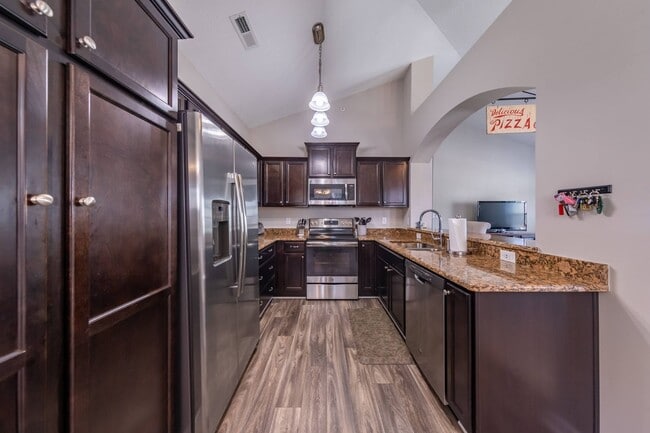 Photo - 2 bedroom condo close to W&M