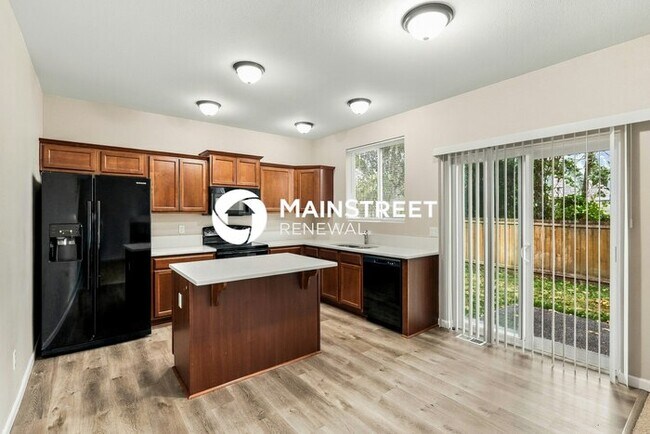 4 Bedroom Pet-Friendly Home in GRAHAM, WA with Main Street Renewal