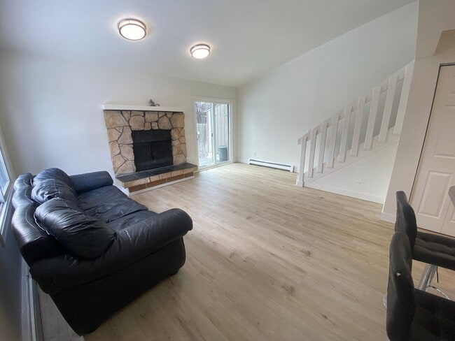 Photo - Well maintained 2 bed, 1.5 Bath Townhouse in West Anchorage!