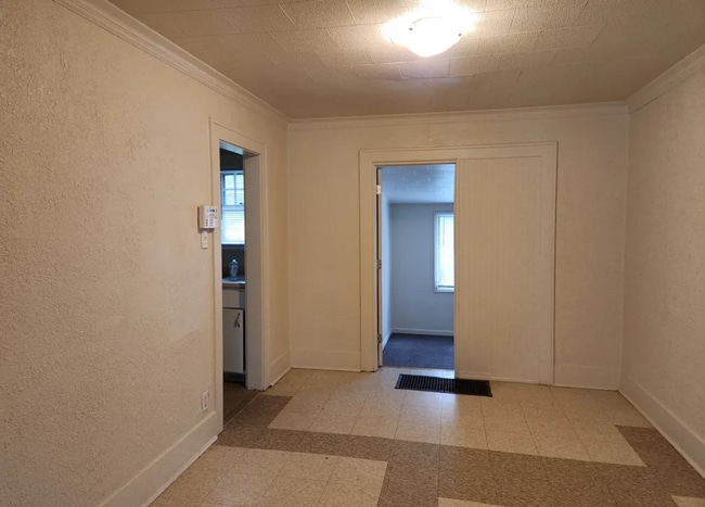 Photo - 1650 N Maple---3 bed/ 1 bath