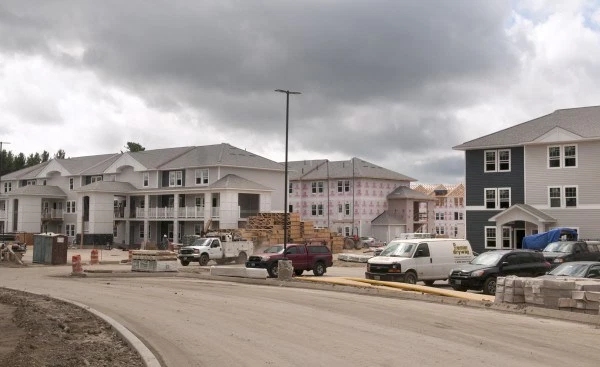 The Avenue at Orono - The Avenue at Orono Apartments