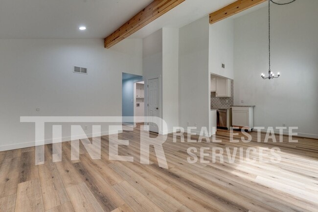 Photo - 324 Bridge Pl