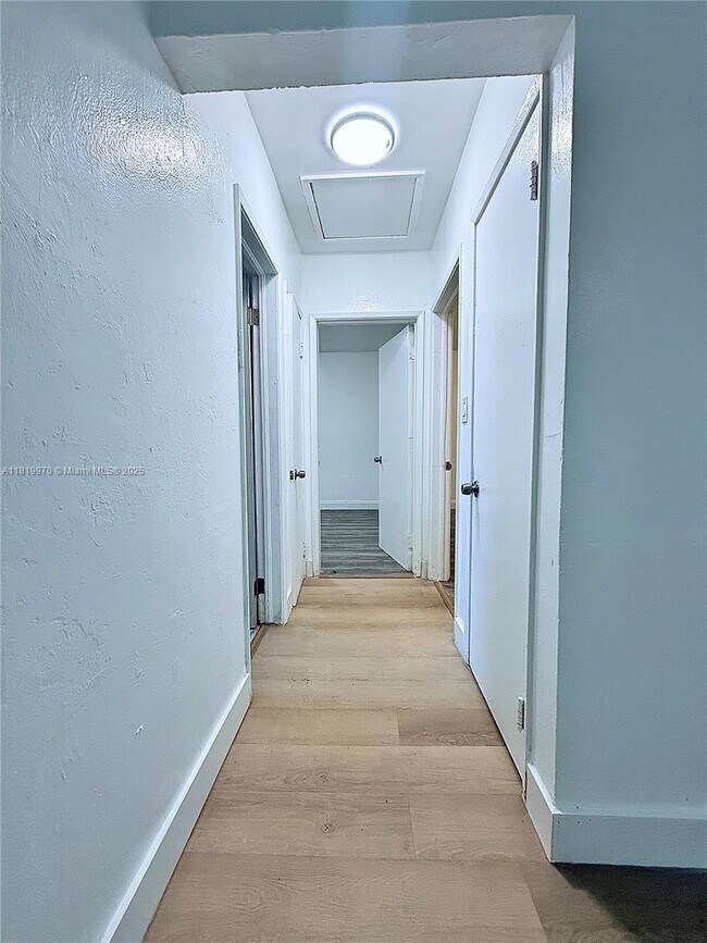 Photo - 6701 NE Miami Pl