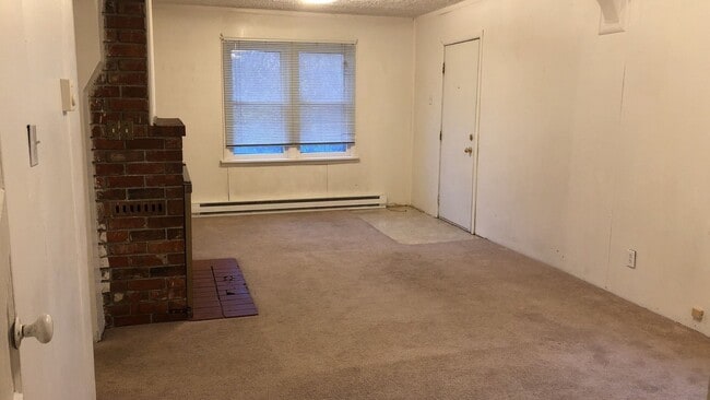 Photo - 115 SW State St