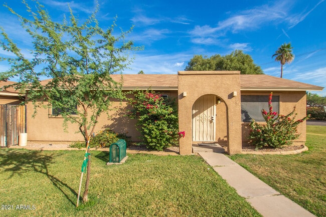 Photo - 2612 E Lemon St