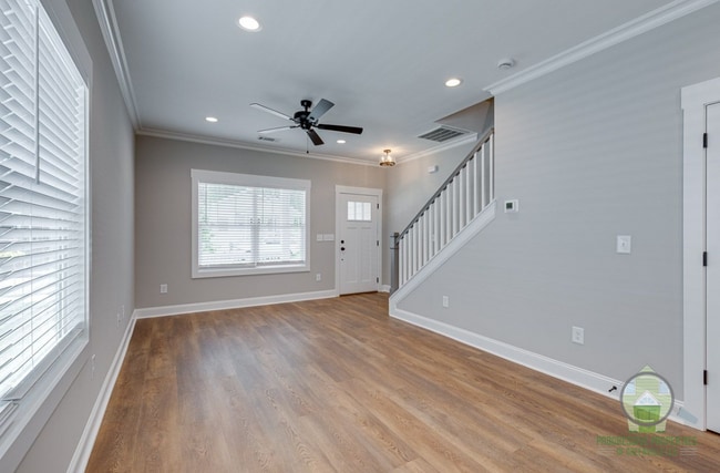 Photo - 10 Howard St