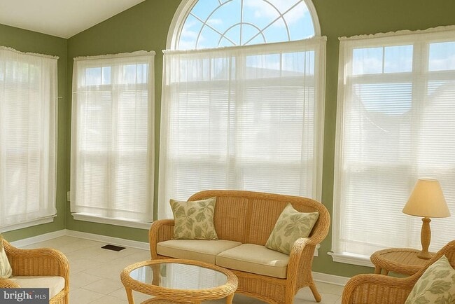 Photo - 10843 Spencer St