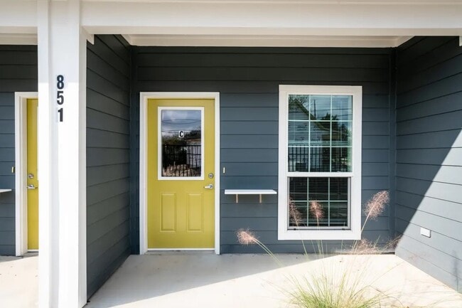 Photo - 715 N 16th St