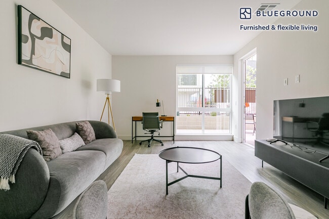 Photo - 2280 W El Camino Real Unidad FL3-ID1961