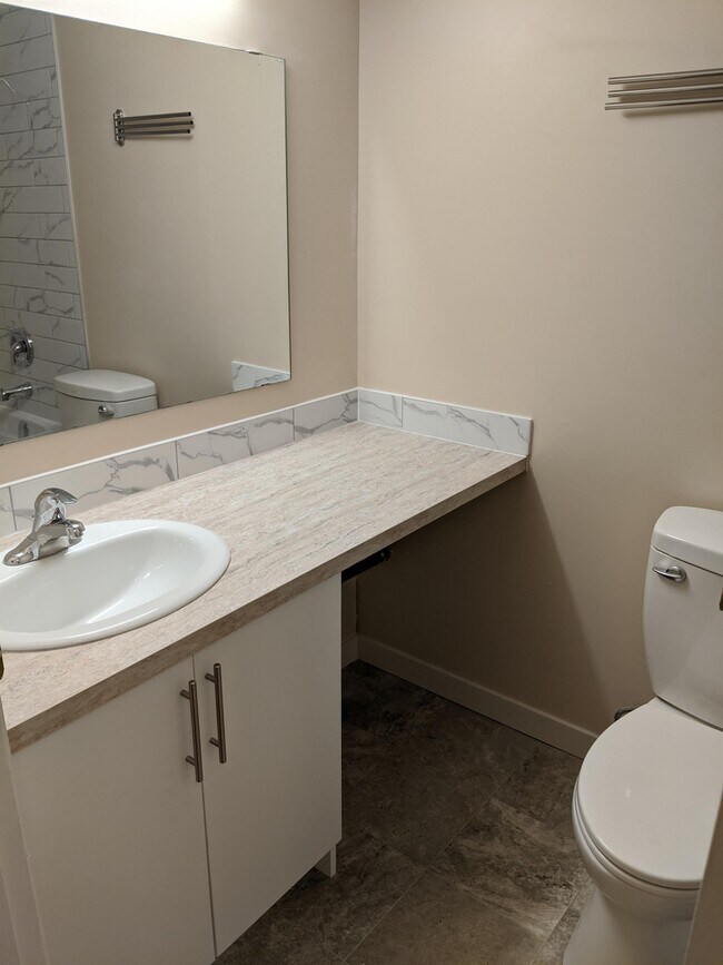 Photo - 322-326 6 Ave NE Unit 22