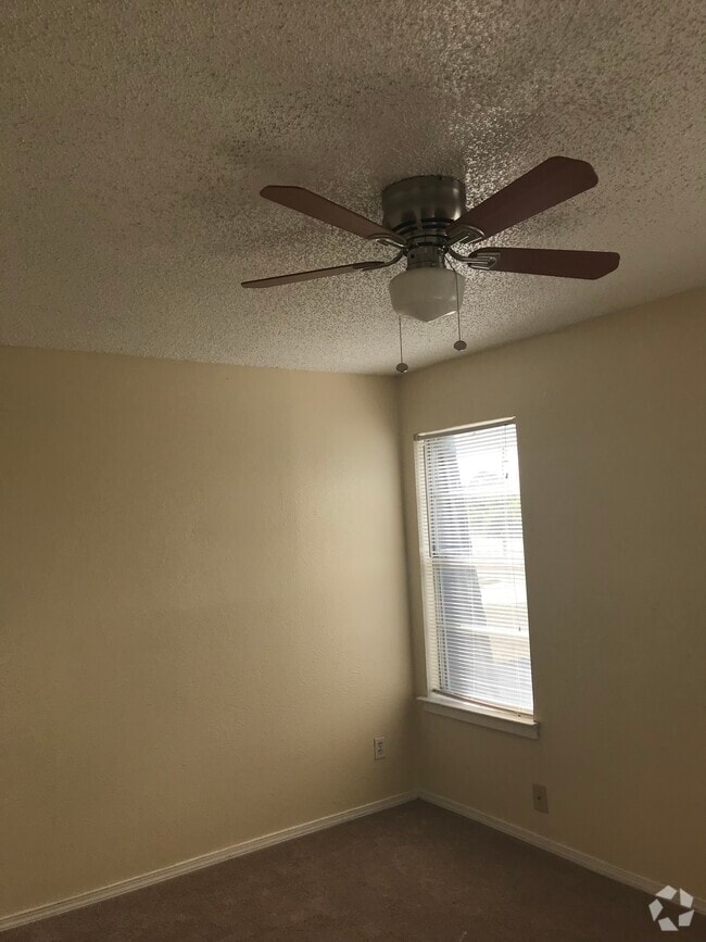 Building Photo - 2742 St George Pl Rental