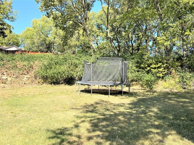 Photo - 325 Union St