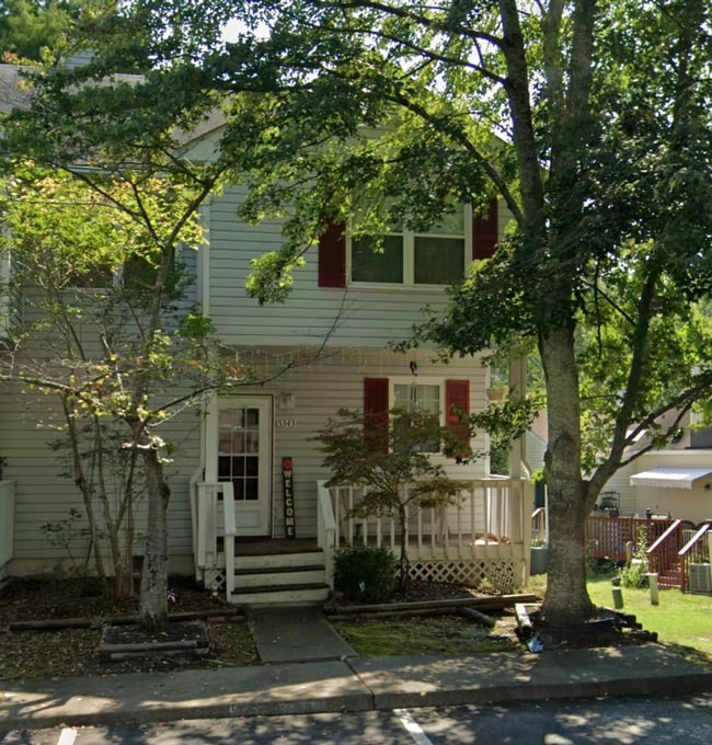 Building Photo - 3 Bedrooms, 2.5 Bathrooms Townhouse Rental