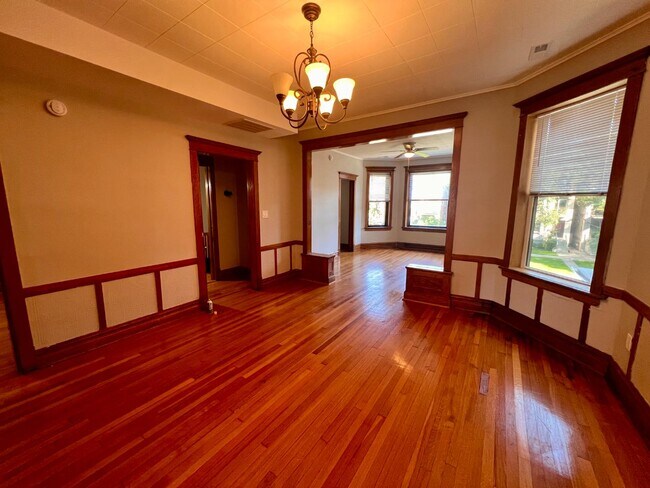 Photo - 3855 W Wrightwood Ave