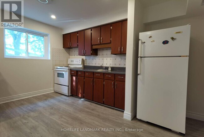 Photo - 1052 Elgin St