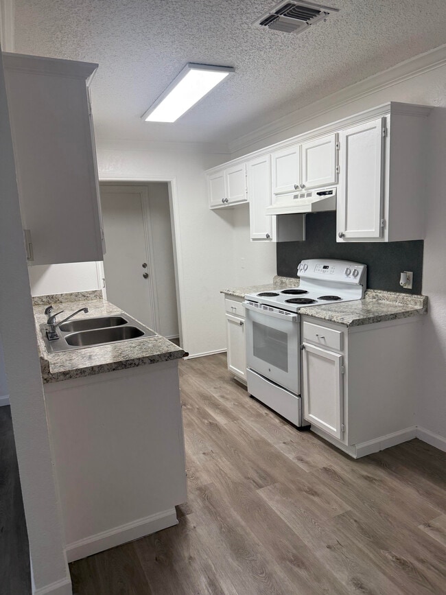 Building Photo - 5832 Silver Sage Dr