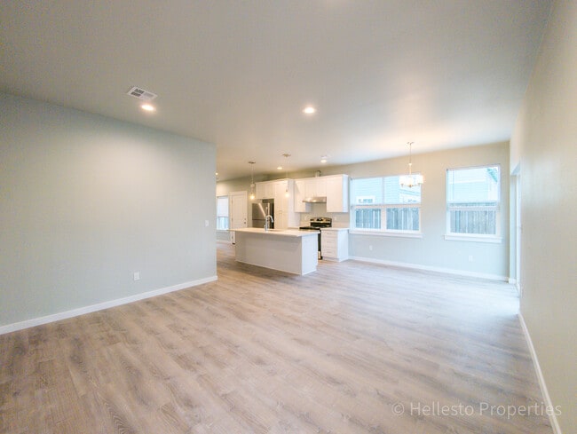 Photo - 2530 SW Coho St
