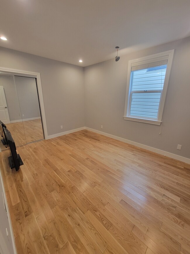 35 Rolph St