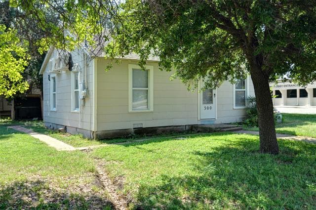 Photo - 300 Meadow Park Dr