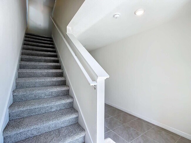 Photo - 5 Bedroom Rental Home with Large Backyard in Ocala Crossings!