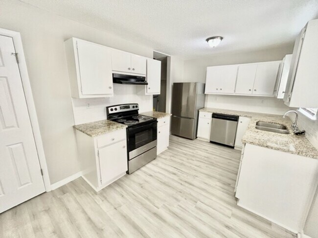 4304 Chalet Cir