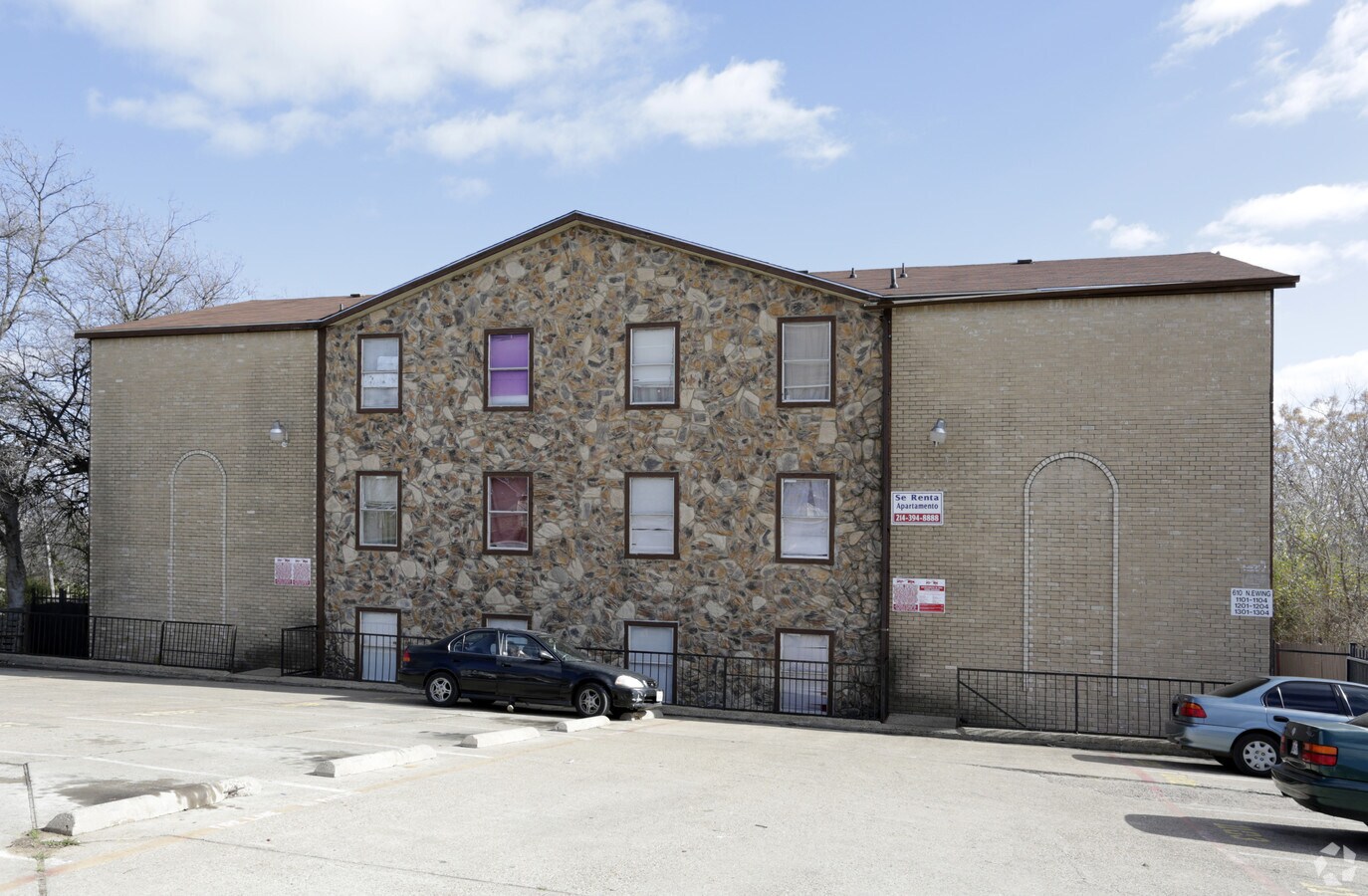 Photo - 610 N Ewing Ave Apartments