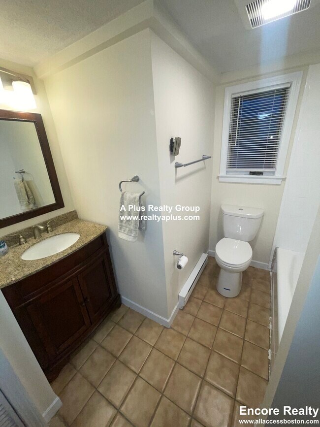 Photo - 842 South St Unit 1B