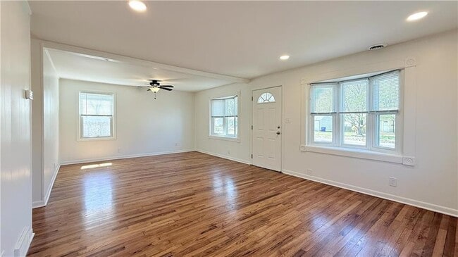 Photo - 7601 Foster St