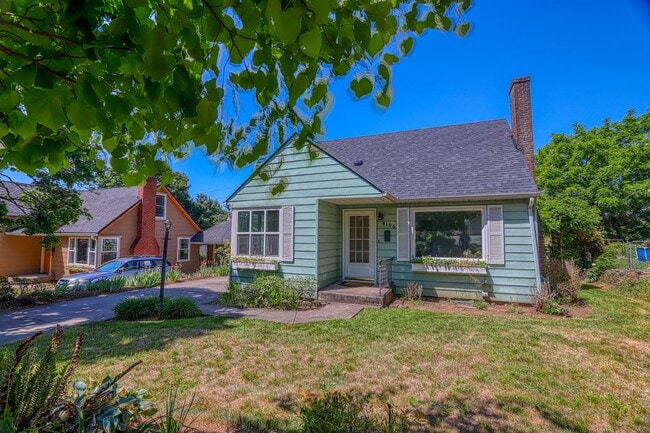 Photo - Charming 3 Bedroom 1 Bathroom home in Desirable Lincoln Neighborhood!