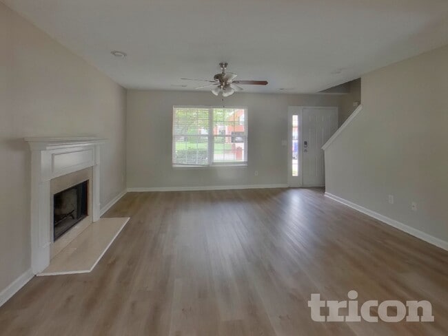 Photo - 4028 Deer Run Trce