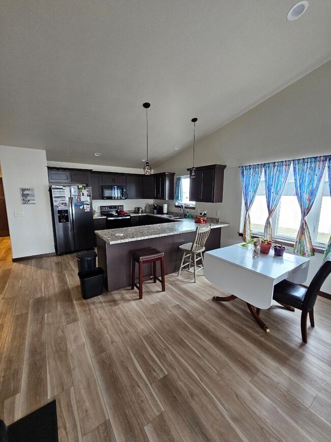 Photo - 2913 Armstrong St