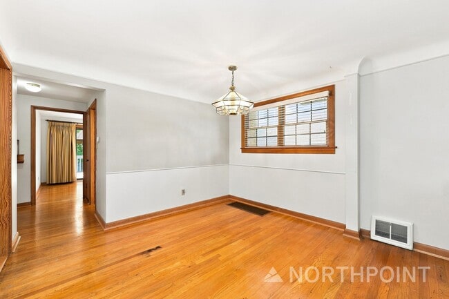 Photo - 3881 Matson Ave