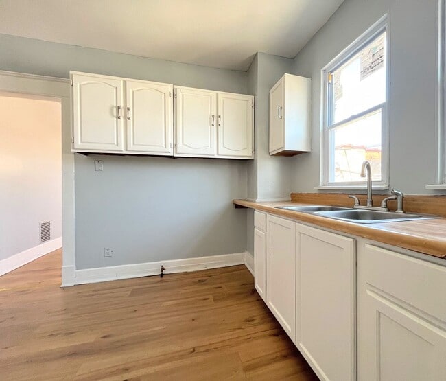 Photo - 4-Bed Single Family Home Available in University District