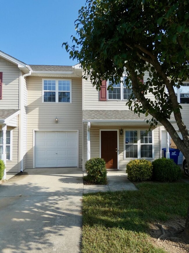 Building Photo - Great Townhouse - Convenient Arden Location